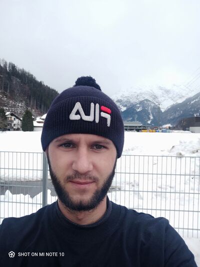  ,   Stefan, 30 ,   ,   