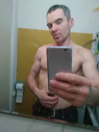  ,   Robert, 48 ,   