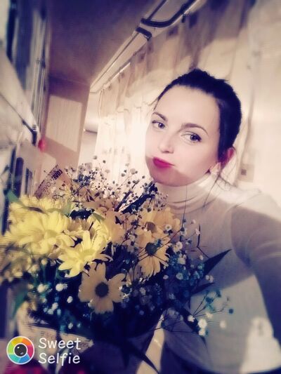  ,   Nini, 27 ,   ,   