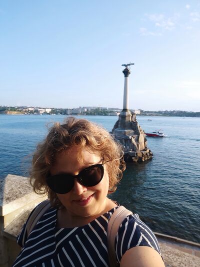  ,   Elena, 45 ,   c 