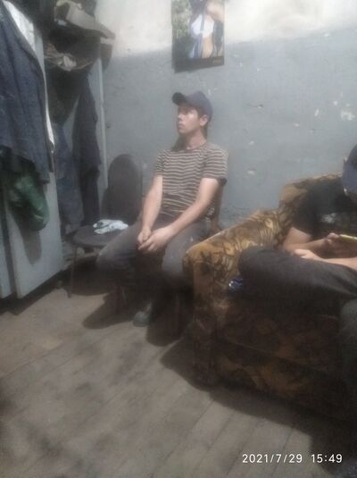  ,   Denis, 39 ,   , 