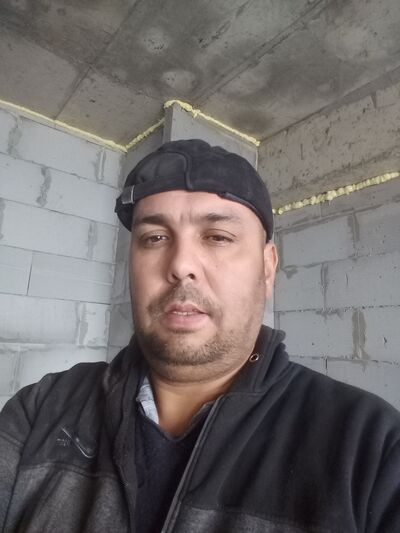 ,   Alesher, 44 ,   ,   