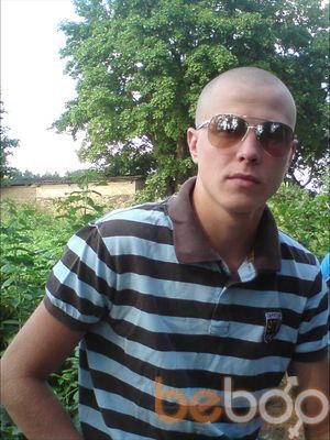  ,   Sergej, 32 ,   