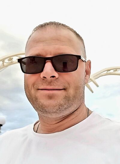  ,   Sasha, 40 ,   ,   