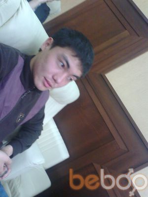  ,   Chino, 33 ,  