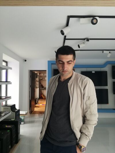  ,   Gio1985, 40 ,   