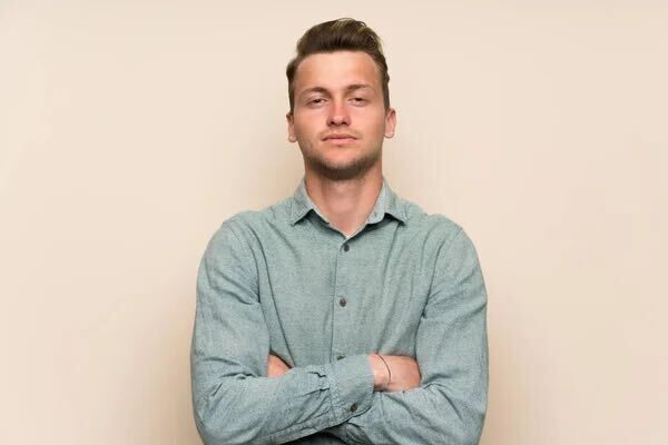  ,   Eugen, 33 ,  