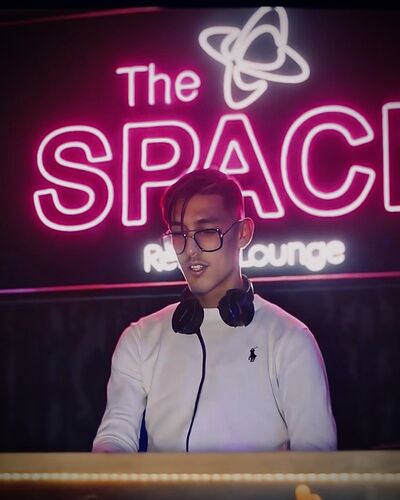  ,   Dj, 21 ,   ,   