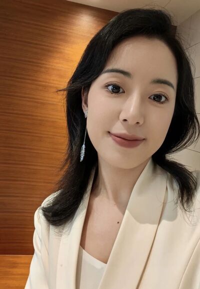  -,   Ella, 35 ,   ,   