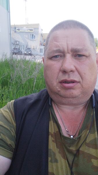  ,   Anton, 44 ,   ,   