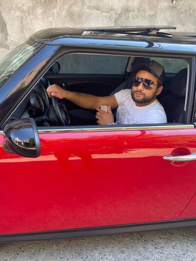  ,   Arman, 26 ,   ,   