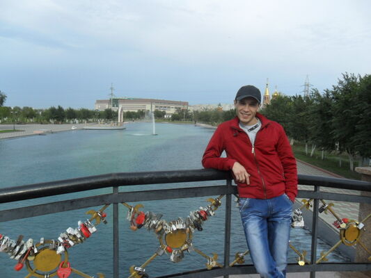  ,   Leo, 39 ,   ,   , c 