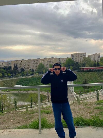  ,   Artur, 18 ,   ,   