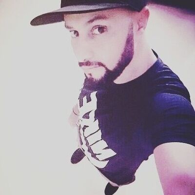  ,   Yury, 32 ,   ,   , c 