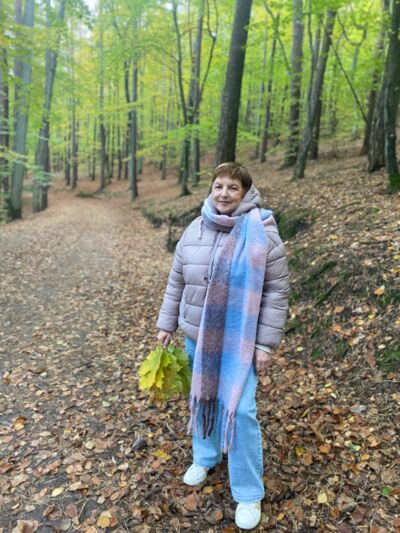  ,   Elena, 66 ,   c 