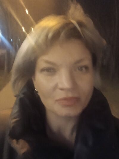  ,   Julia, 45 ,  