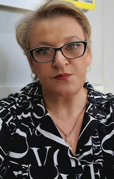  ,   Julia, 57 ,     , 