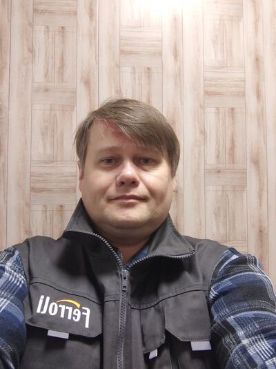  ,   Ruslan, 49 ,   ,   
