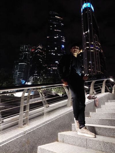  ,   Bek, 25 ,     