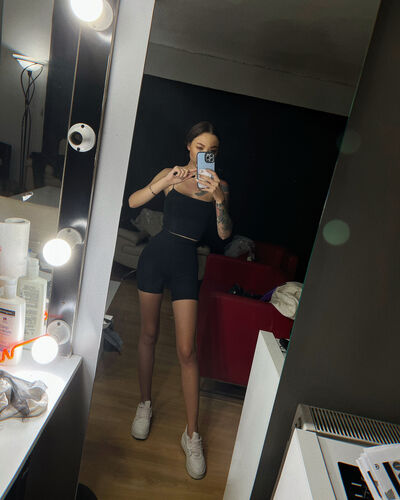  ,   Eva, 29 ,   ,   