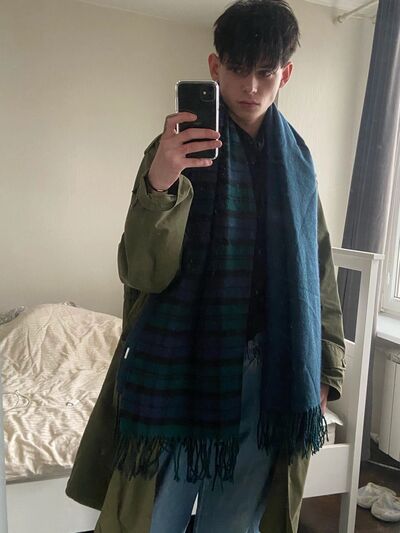  Frankfurt am Main,   Taylor, 25 ,   ,   