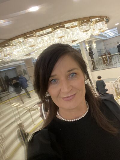  ,   Inna, 56 ,  