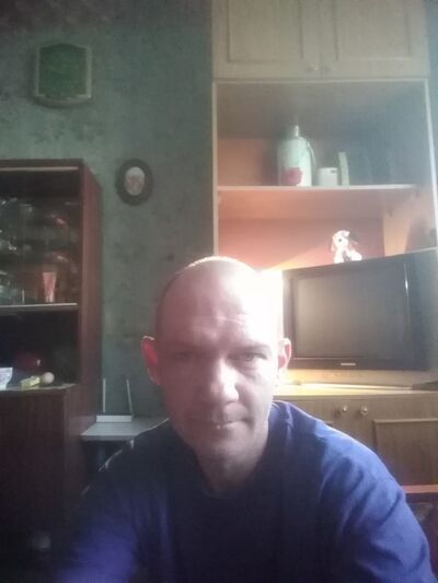  ,   Andrej, 42 ,   ,   , c 