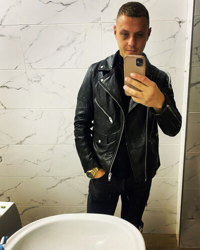  ,   Andriu, 31 ,   ,   