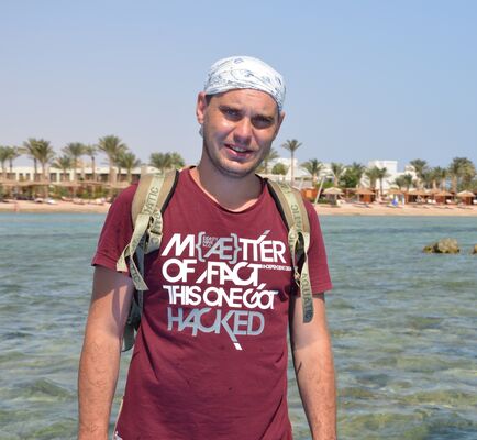  ,   Dmitrii, 40 ,   ,   , c , 
