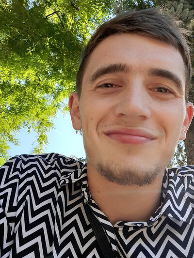  ,   Adam, 28 ,   ,   , c , 