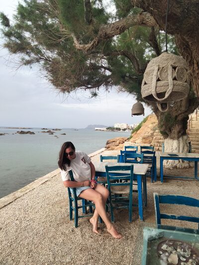  ,   Elena, 37 ,     