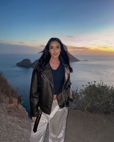  ,   Karina, 30 ,     , c , 