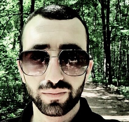  ,   Artur, 27 ,  