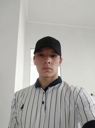  ,   Joni, 24 ,   ,   