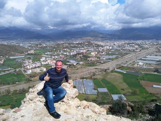  ,   Yuriy, 60 ,     , c 