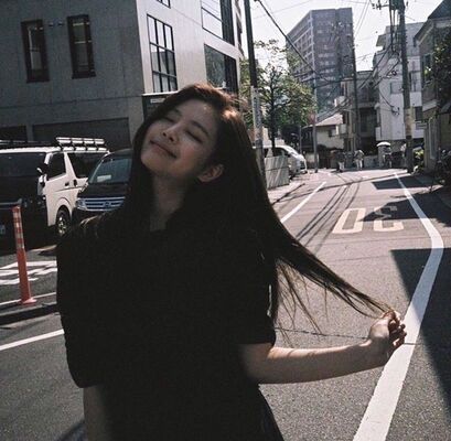  ,   Jennie, 26 ,   