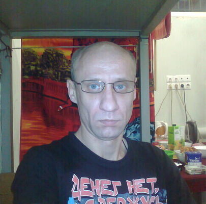  ,   Viktor, 46 ,   ,   , c 