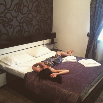  ,   Nina, 30 ,   ,   , c , 