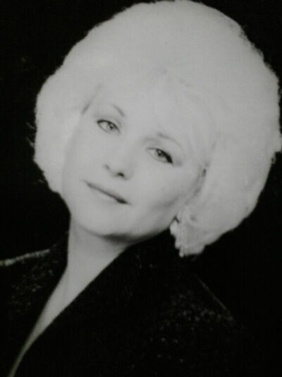  ,   Natalia, 65 ,   c 