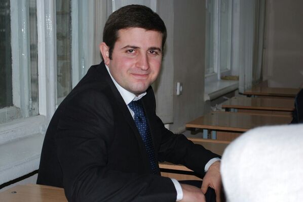  ,   Elnur, 31 ,   ,   , c 