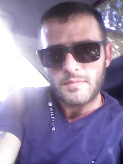  ,   Hayk, 39 ,  