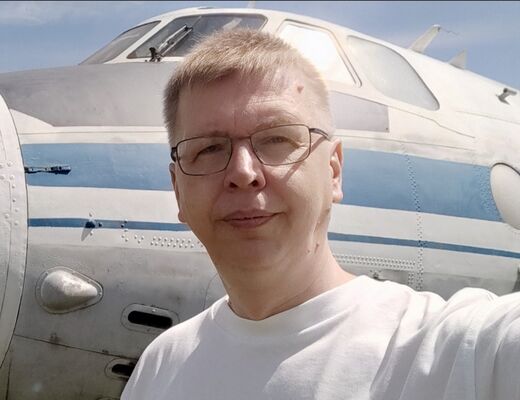  ,   Makc, 40 ,   , c 