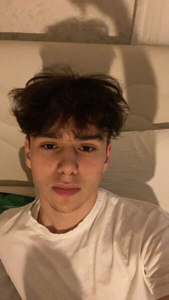  -,   Macka, 22 ,   ,   