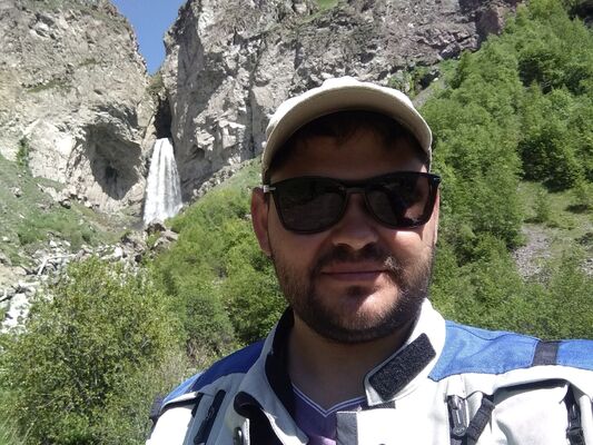  ,   Artem, 37 ,   ,   