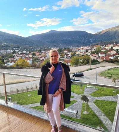  Abrest,   Martine, 41 ,   ,   