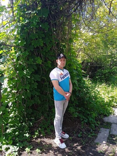  ,   Jonny, 44 ,   c 