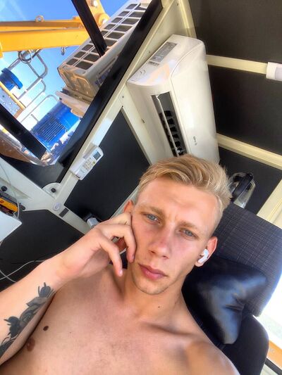  ,   Ilya, 24 ,   ,   , c , 