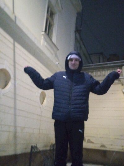  ,   Viktor, 40 ,   ,   