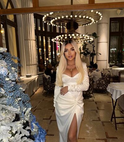  ,   Diana, 29 ,   ,   , c 
