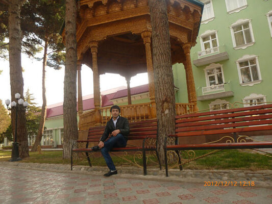  ,   Mukhsin, 35 ,  